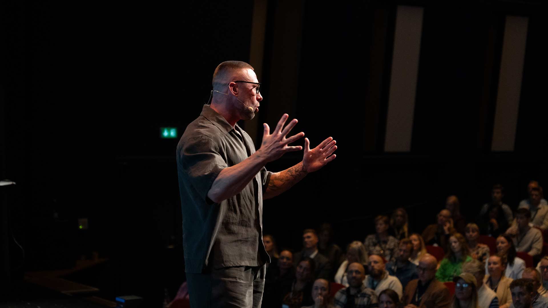 Mike Radoor speaking to an audience